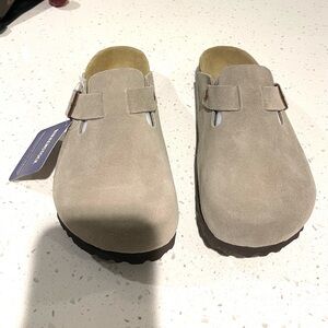 BIRKENSTOCK BOSTON TAUPE CLOG 
BRAND NEW NEVER WORN
